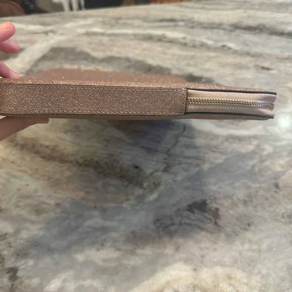 Gorgeous like new large Kate spade glitter laptop case - Picture 9 of 10